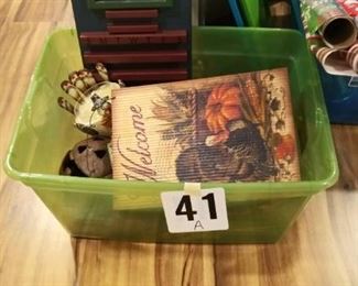 (#41-A) Wall items $12  Green bin only