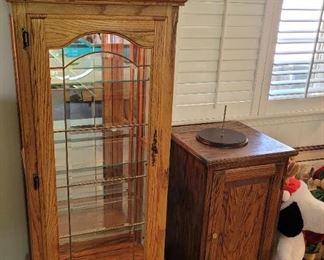 Lighted small display cabinet