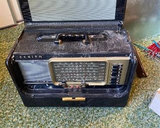 VINTAGE 1950's Zenith "trans-oceanic" portable tube radio. Manual included! Model L600, Chassis 6L40. A little dusty on top. ($150 OR MAKE OFFER!!)