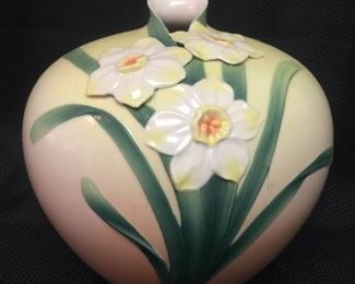 Franz Daffodil Flower Round FZ00069 Vase with box 2003 signed and dated April 22, 2005                                                   Price: $50.00