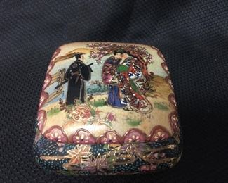 Vintage Satsuma Royal Trinket Box.  Price:  $35.00
