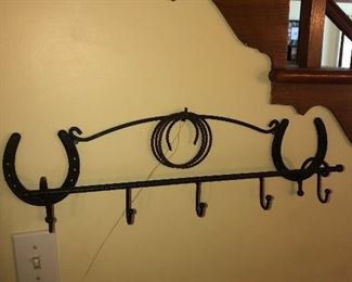 Horseshoe key hanger