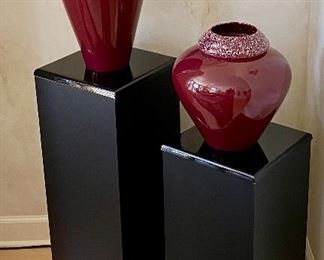 Lot 8085. $85.00 Lot of 2 Burgundy Haegar Vases w/ Sponge Detail on Neck of each Vase  1) 18" T x 10" Diam. 2) 12" T x 13" Diam.  Pedestals are Lot 8078.