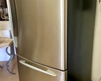 Lot 8111. $350.00  G.E. Profile Refrigerator with Bottom Freezer.  Model PDS22SBRARSS, Serial #HG046498, Great Shape.  Excellent Condition and Works Great! According to G.E. this refrigerator was mfr'd in 2004.  We have dropped the original price accordingly.