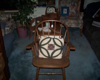 PLANK-SEAT WINDSOR CHAIR