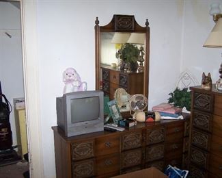 VINTAGE DRESSER WITH MIRROR, SMALL TV & MISC.