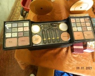makeup kit