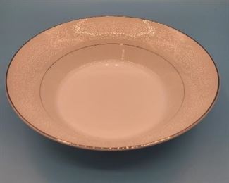 Brentwood Fine China
Japan
~ serving bowl