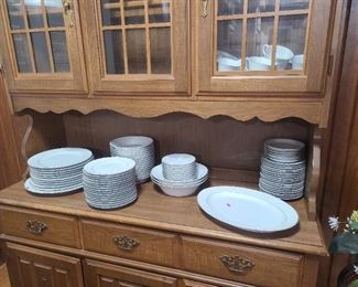 Brentwood Fine China
Japan
Over 99 pieces