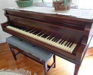 Beautiful antique No Name piano