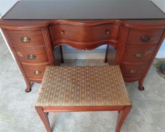 antique dressing table and bench
