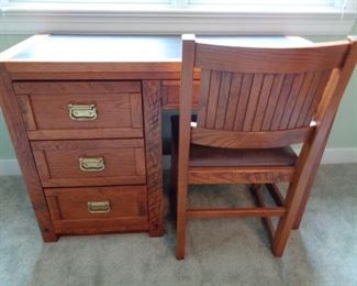Young-Hinkle desk and chair