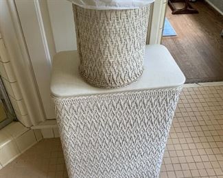 Woven bathroom accessories