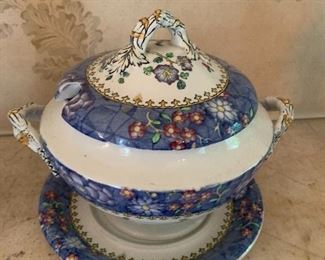 Small tureen