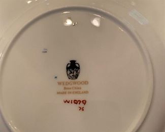 15 place setting plus pieces Wedgwood dinnerware