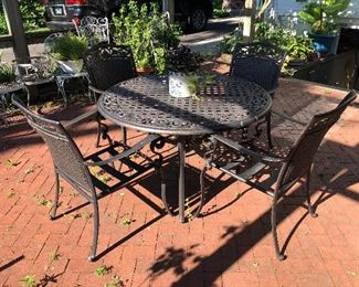 BUY IT NOW $295.00 Patio Set