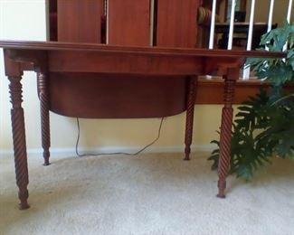 Antique Turned Leg Drop Leaf Table w/3 Leaves