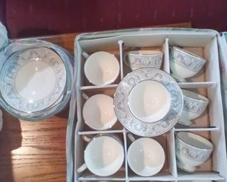 Wedgewood dolphin design 14 cups/ saucers