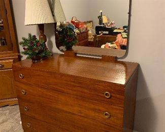Americraft 4 drawer dresser with mirror 