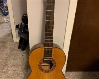 Guitar, missing some strings