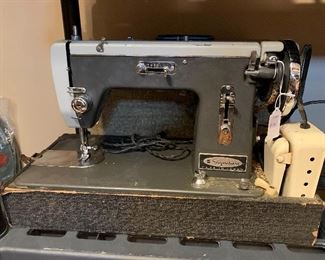 Vintage Montgomery Ward signature sewing machine, made in Japan
