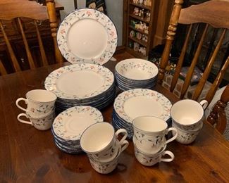 Set of stoneware dishes