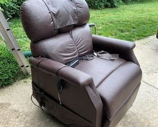 Brown leather electric heat/massage chair