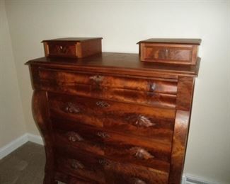 LOVELY VINTAGE CHEST OF DRAWERS