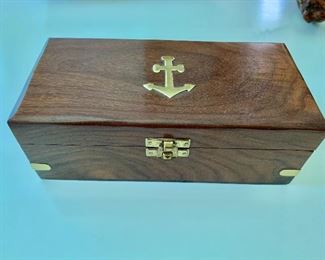 $25 Hunter nautical box with scope.  Box:  8.25"L, 4" W, 3" H.