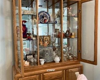 OAK FINISH CONTEMPORARY LIGHTED CHINA CABINET