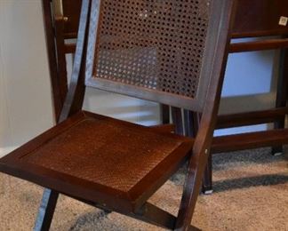 wicker folding chairs (4)