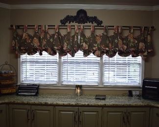 kitchen items, valance