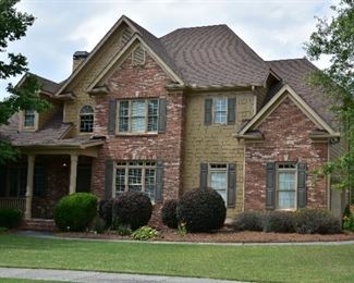 Large Buford home, multi-level, garage, outdoor furniture