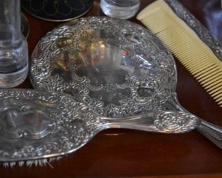 brush and mirror set