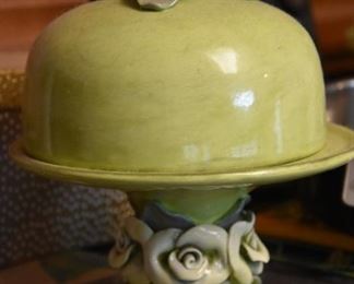 small cake platter and dome