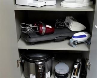 LOTS of countertop appliances!!!