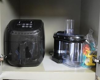 LOTS of countertop appliances!!!