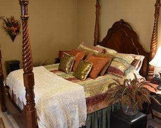 queen four poster bed, linens, pillows