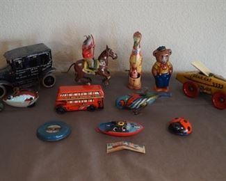 Vintage wind up toys/collectibles including a rare Early tin Number 8 Structo Stutz Bearcat Racer Windup toy and pop up tin BeetleVintage collectible Barnum and Bailey Circus Car Toy