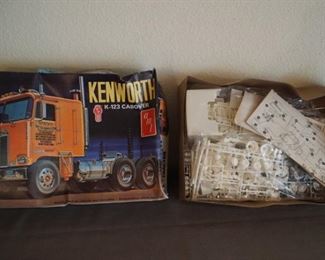  K-123  Cbover AMT/Kenworth Semi Model Toy