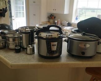 Hamilton Beach crockpot, /GE roasting pan, GE  electric  skillet,Hells Kitchen pressure cooker  as well as Stockpots and pans