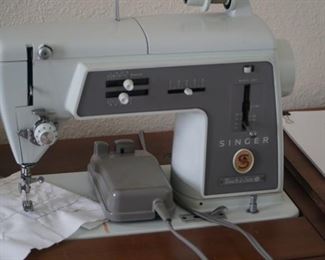 Touch and Sew Model 600 Singer Sewing Machine