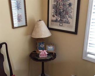 Accent table and decor