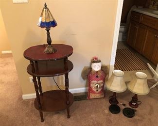 Small table lamps and accent table