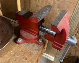 Little red vise 