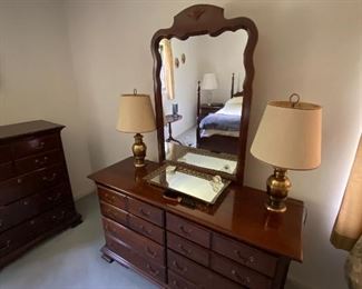 Dresser with mirror nice solid clean mint 