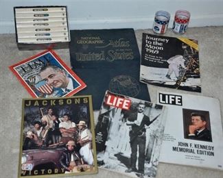 91. Group Lot Of Vintage Periodicals and Collectables