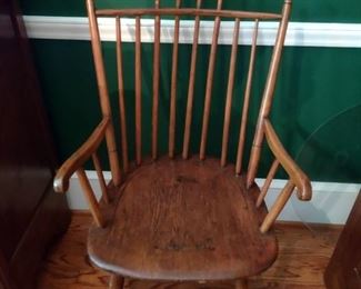 Early comb back Windsor chair