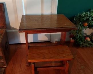 Oak adjustable child's desk & bench