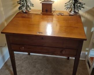 Southern Hepplewhite tapered legs slant front desk with fitted interior